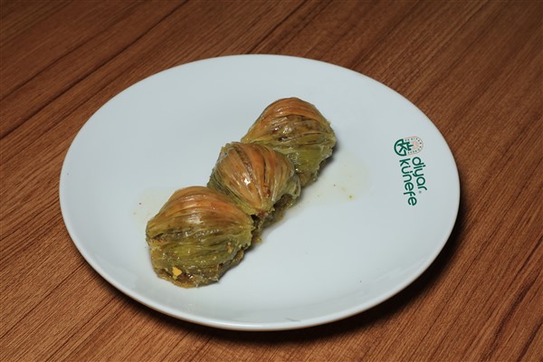 Midye Baklava